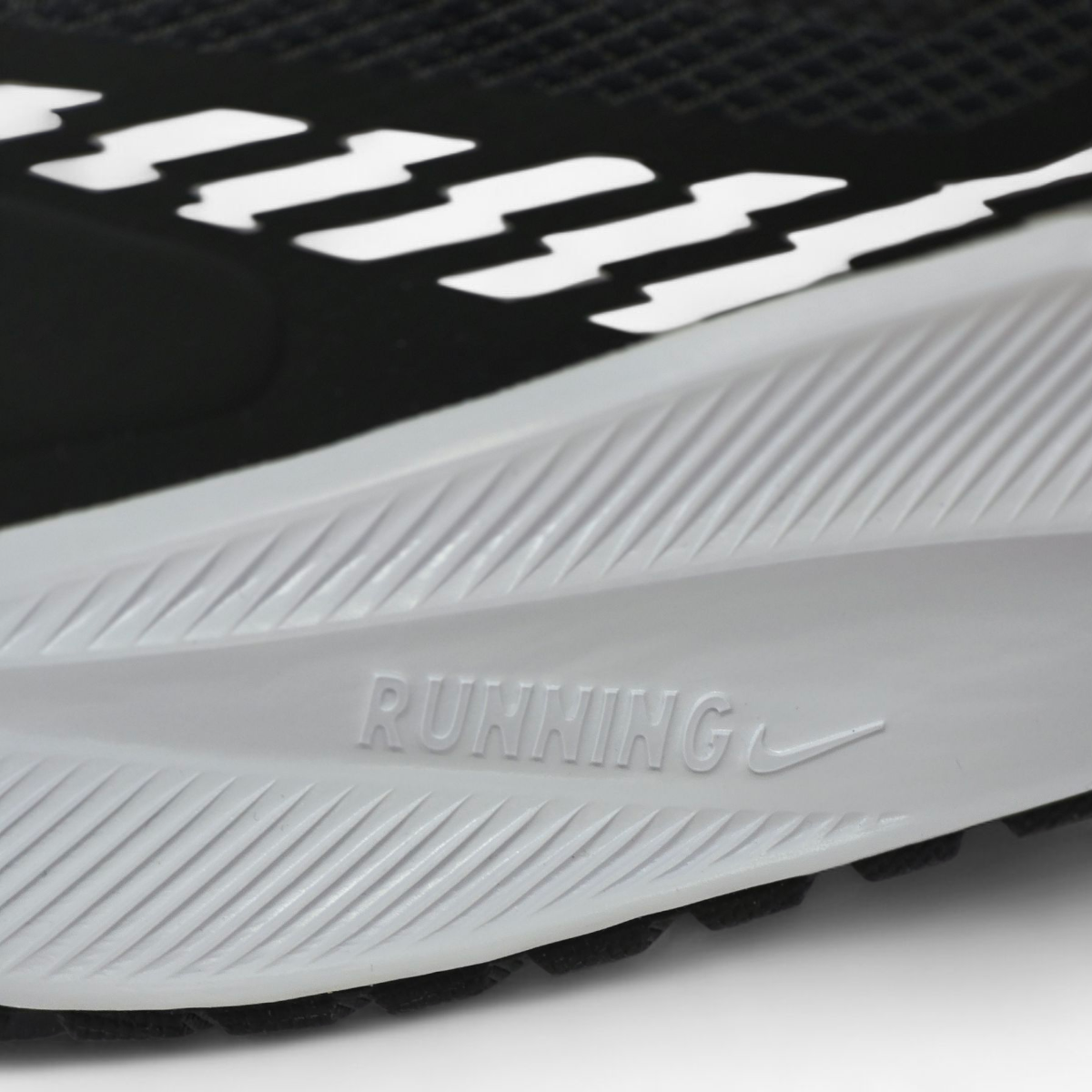 Tenis Hombre NIKE QUEST 3 SHIELD Negro Correr Running 28.5 CQ8894 001