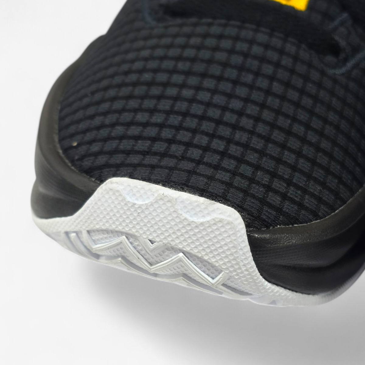Tenis Hombre Basquetbol 27.5 Edicion LeBron James WITNESS VII 7 Nike Negro Morado Lakers