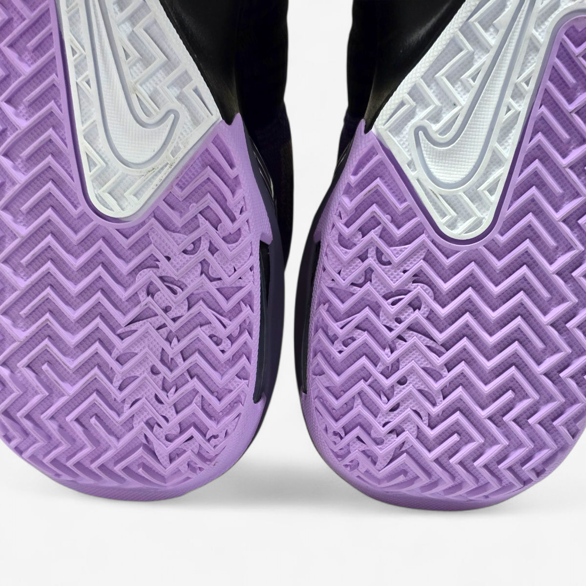 Tenis Hombre Basquetbol 27.5 Edicion LeBron James WITNESS VII 7 Nike Negro Morado Lakers
